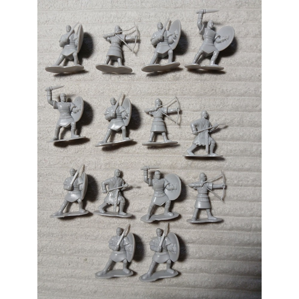 Chariot Israelites - 14 In 4 Different Poses 2" plastic toy soldiers